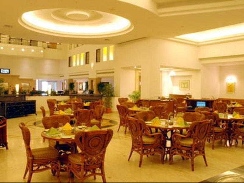 Greenpark Csennai Kültér fotó The Grand Hotel