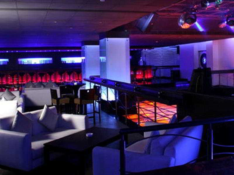 Greenpark Csennai Kültér fotó The interior of the nightclub